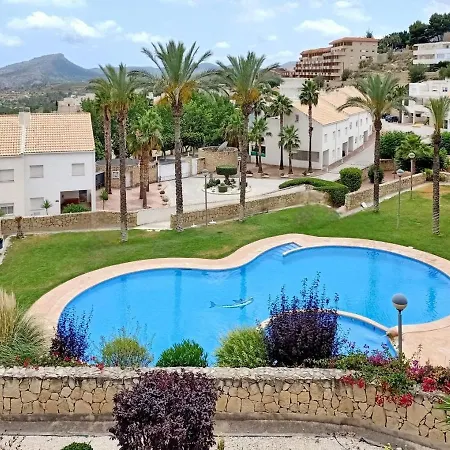 House With Communal Pool Holiday home *